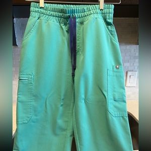 FIGS high waisted Yola scrub pants surgical green sz SM